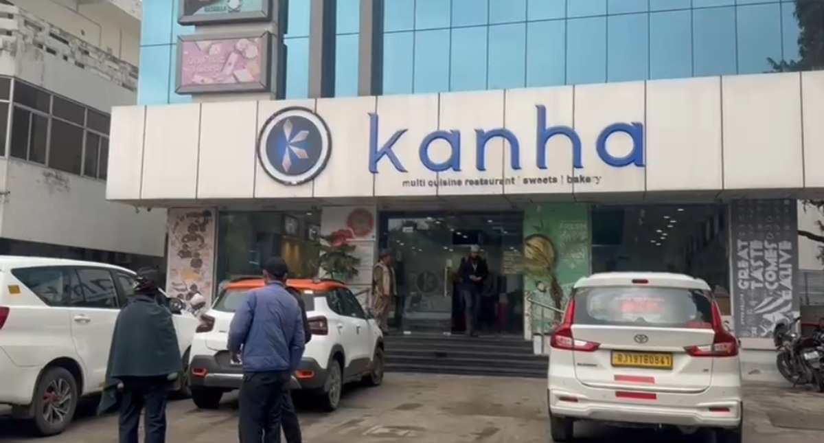 रेस्टोरेंट चलाने वाले कान्हा ग्रुप की 'खुफिया दीवार' में मिले करोड़ों के जेवरात, होटल ताज से भी है कनेक्शन