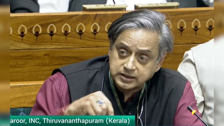 दिल को खुश रखने के लिए &lsquo;गालिब&rsquo; खयाल अच्छा है... लोकसभा में दिखा थरूर का शायराना अंदाज, गिनाईं बजट की कमियां