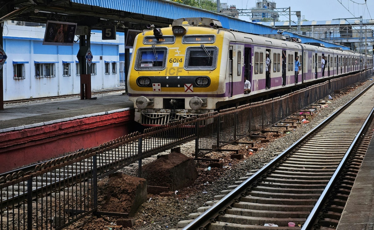 16 Mumbai Suburban Services To Get 15-Car Trains From March 19