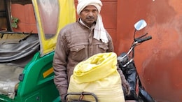 Rajasthan: राशन के गेहूं में मिट्टी और गुटखे की रैपर, नाराज ग्रामीण गेहूं लेकर पहुंचा कलेक्टर के पास
