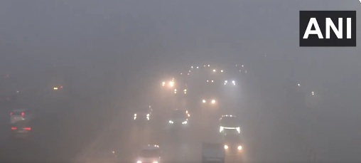 Delhi-NCR Wakes Up To Thick Blanket Of Fog, Air Quality Remains Poor