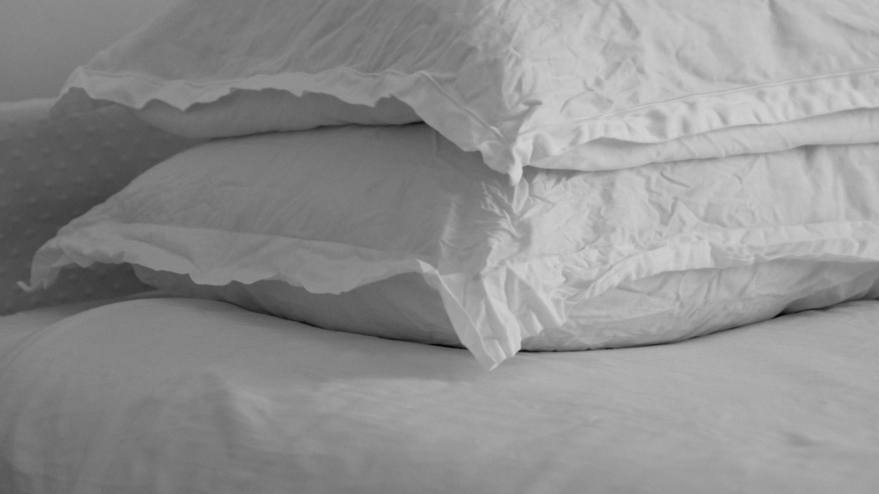 Learn all about who should and shouldnt invest in memory foam pillows Learn all about who should and shouldnt invest in memory foam pillows