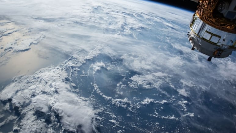 Orbit Crowded: Stanford Scientists Flag Urgent Need For Rules Before Space Chokes On Debris