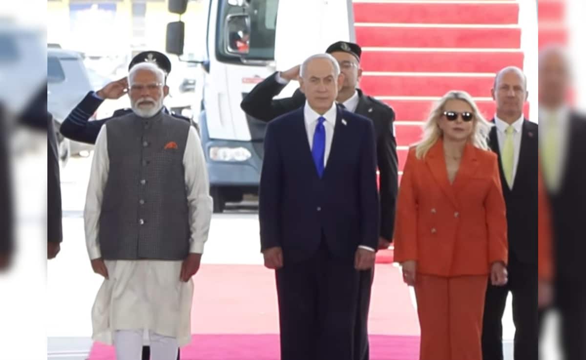 PM Modi Israel Visit LIVE: इजरायल में PM मोदी का नेतन्याहू ने गले लगाकर किया स्वागत