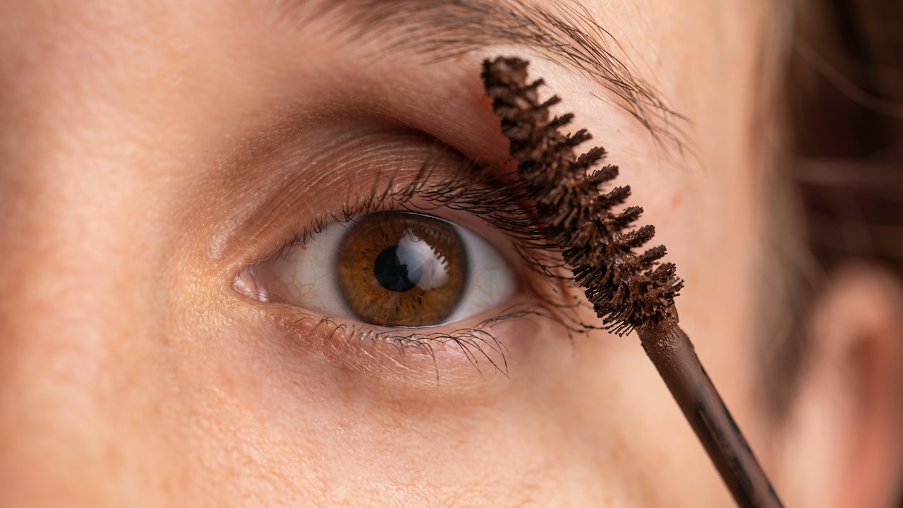 Take a Look At The Best Volumising Mascaras For Fuller Lashes Under Rs. 1,300 That Don't Clump.