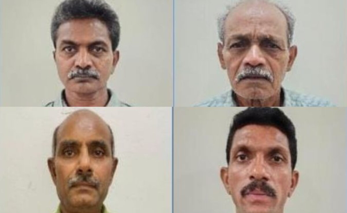 देवजी और उसके नक्सल साथियों के सरेंडर का वीडियो आया सामने: खौफ के चेहरे ...