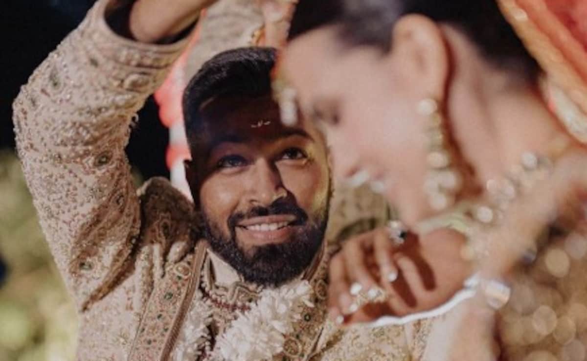 टी20 वर्ल्ड कप के बीच हार्दिक पांड्या की जूता छुपाई का वीडियो वायरल, सालियों पर लुटाए थे पांच लाख रुपये