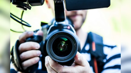 क्रिकेट मैच रिकॉर्ड करने वाले कैमरामैन की नौकरी कैसे मिले? जानें सैलरी और प्रोसेस