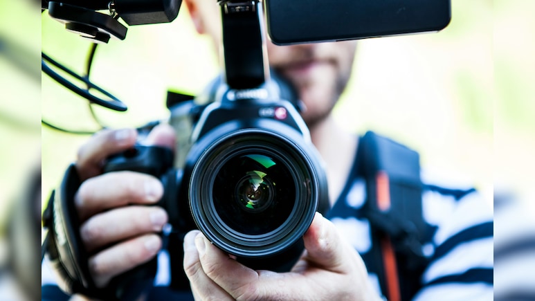 क्रिकेट मैच रिकॉर्ड करने वाले कैमरामैन की नौकरी कैसे मिले? जानें सैलरी और प्रोसेस