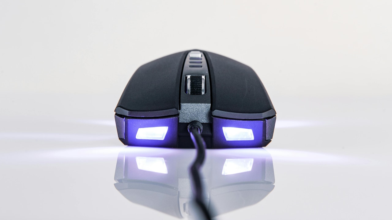 Wired or Wireless Gaming Mouse? A Complete Guide to Lag, Speed, and Performance.