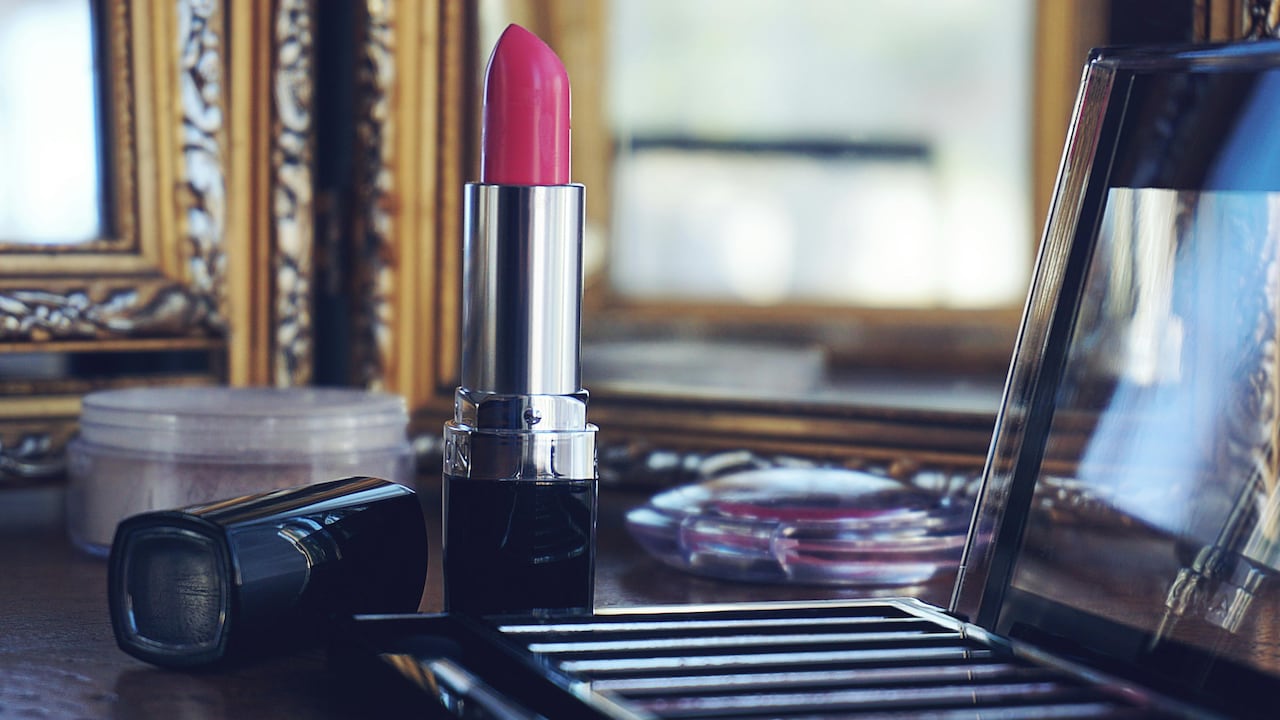 Top 5 Smudge-Proof Lipsticks That Last All Day and Survive Every Meal Top 5 Smudge-Proof Lipsticks That Last All Day and Survive Every Meal