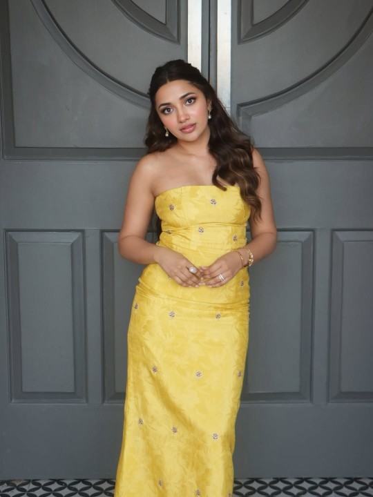 Jiya Shankar Serves Sunshine Glam in Yellow