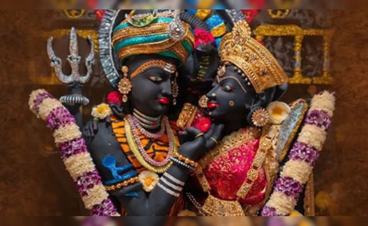 उत्तर प्रदेश के इस शहर में स्थित है 'शिवद्वार', शिव-पार्वती की खास मूर्ति हुई थी प्रकट, जानिए इस 11वीं शताब्दी के मंदिर का धार्मिक महत्व उत्तर प्रदेश के इस शहर में स्थित है 'शिवद्वार', शिव-पार्वती की खास मूर्ति हुई थी प्रकट, जानिए इस 11वीं शताब्दी के मंदिर का धार्मिक महत्व