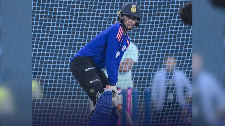 IND vs PAK: बारिश के बीच कोलंबो में 'अभिषेक' नाम का आया तूफान, वरुण-कुलदीप की गेंदों पर खूब लगाए छक्के-चौके