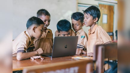 Holi Holiday 2026: होली पर स्कूलों की छुट्टी को लेकर बड़ा अपडेट, जानें 3 मार्च को स्कूल खुलेंगे या नहीं?