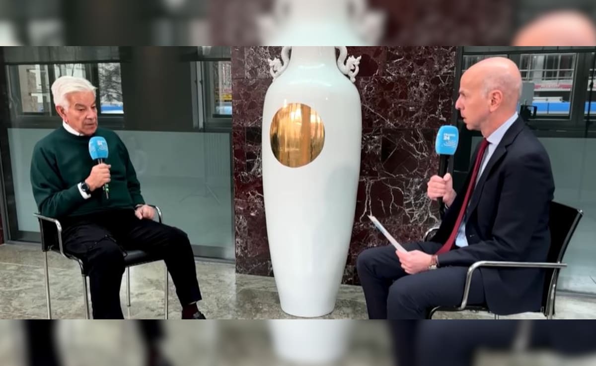 असीम मुनीर हैं असली बॉस? जी हां, लेकिन भारत के कारण... पाकिस्तान रक्षा मंत्री का कबूलनामा