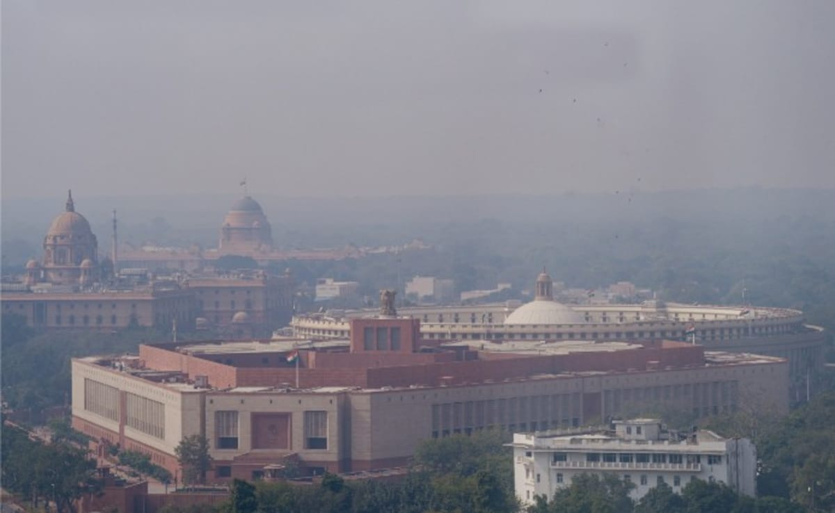 Rain Alert: सर्दी गई पर आने वाली है बारिश , चुभती गर्मी के बीच फिर बदलेगा मौसम, जानें दिल्ली NCR से पंजाब तक वेदर अपडेट