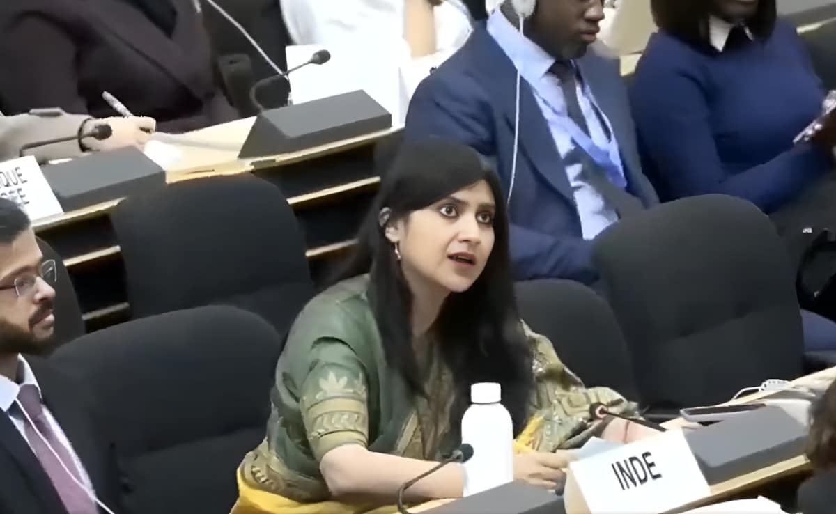 कौन हैं भारतीय अधिकारी अनुपमा सिंह, जिन्होंने UN में कंगाल पाकिस्तान की लगा दी क्लास
