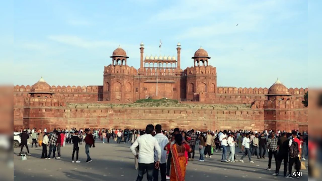 Delhi Red Fort: लाल किला 15 अगस्त तक रहेगा बंद, घूमने का प्लान है तो पहले जान लें यह जरूरी अपडेट