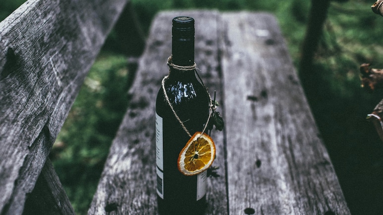 खुदाई में मिली 150 साल पुरानी शराब की बोतल, फिर सामने आया अमेरिका का हैरान कर देने वाला अतीत