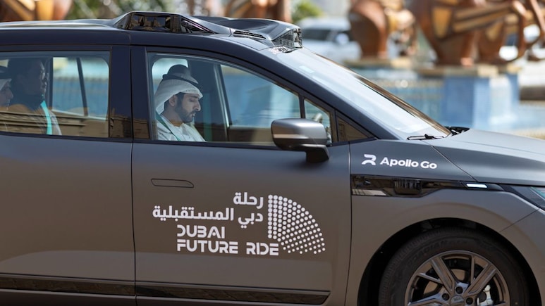 दुबई में आई बिना ड्राइवर वाली कैब, जल्द सड़कों पर नज़र आएंगी 1000 ड्राइवरलेस टैक्सियां