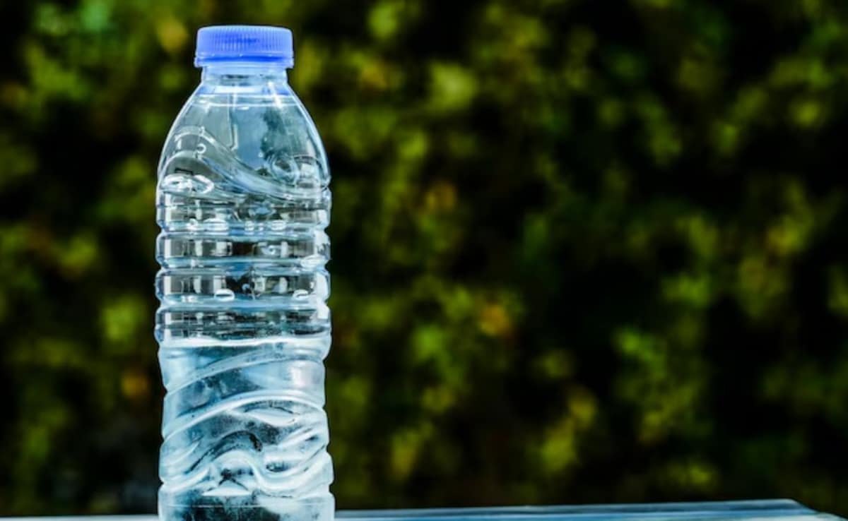 Exposure to high temperature can cause microplastics to leach out even faster. Photo: Freepik