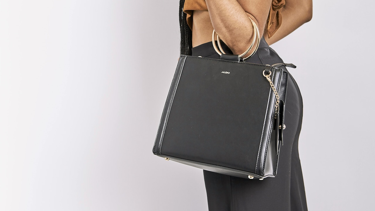 Latest Handbag Trends: Chic Styles Replacing Outdated Logo-Heavy Designer Bags | Explained.