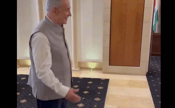 सदरी वाला सरप्राइज! जब नेतन्याहू ने डिनर में PM मोदी को चौंका दिया