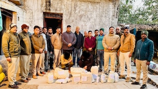 गांव में चल रही थी ड्रग्स की फैक्ट्री! इंदौर नारकोटिक्स ने दी दबिश, करोड़ों के माल के साथ दो गिरफ्तार