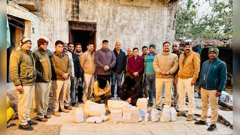 गांव में चल रही थी ड्रग्स की फैक्ट्री! इंदौर नारकोटिक्स ने दी दबिश, करोड़ों के माल के साथ दो गिरफ्तार