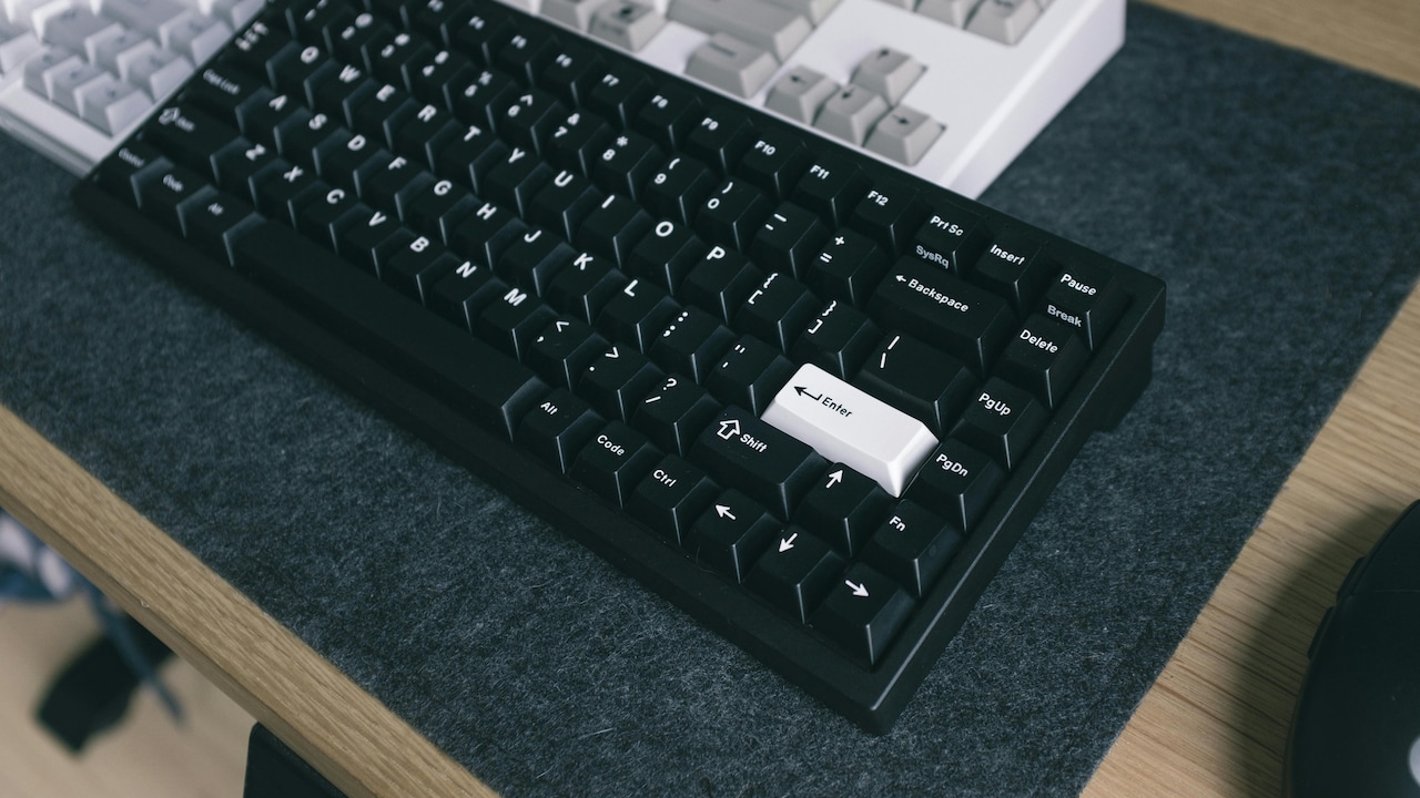 Best Compact Wireless Keyboards in 2025: 5 Space-Saving Picks Best Compact Wireless Keyboards in 2025: 5 Space-Saving Picks