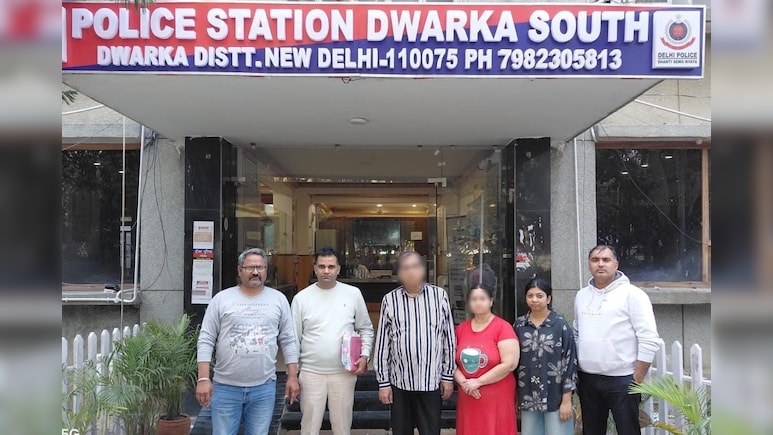 दिल्ली-द्वारका के बंटी-बबली गिरफ्तार, एक ही फ्लैट को कई लोगों को बेच लगा दिया करोड़ों का चूना