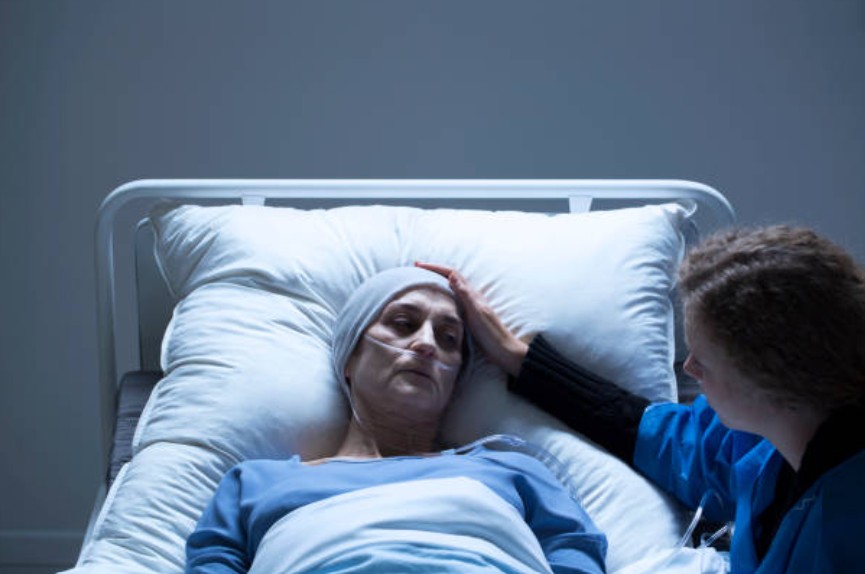 मरने से कुछ पल पहले लोग क्या कहते हैं? किस बात का देते हैं इशारा, ICU नर्स ने सुनाए रूह कंपा देने वाले लफ्ज