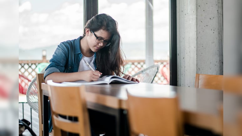 UPSC CSE 2026 : यूपीएससी ने 2026 के लिए आवेदन की लास्ट डेट किया एक्सटेंड, इस तारीख तक कर सकते हैं अप्लाई