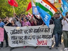 VC का इस्तीफा और रोहित एक्ट की मांग, JNU में प्रदर्शन कर रहे वामपंथी छात्र क्या चाहते हैं?