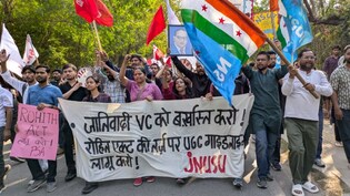 VC का इस्तीफा और रोहित एक्ट की मांग, JNU में प्रदर्शन कर रहे वामपंथी छात्र क्या चाहते हैं?