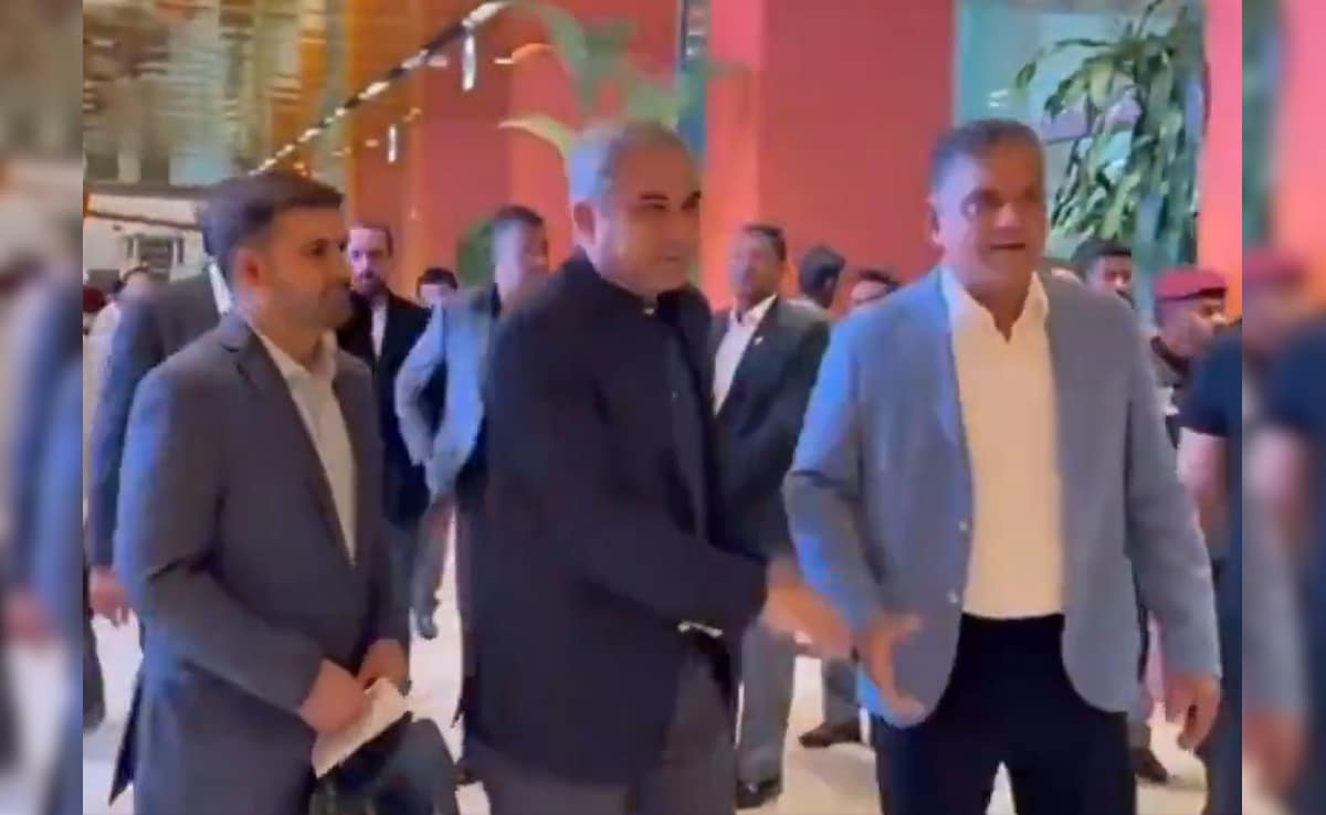 VIDEO: मोहसिन नकवी पहुंचे कोलंबो, हाई वोल्टेज मैच से पहले पाकिस्तान को दिया मंत्र, जानें क्या कहा