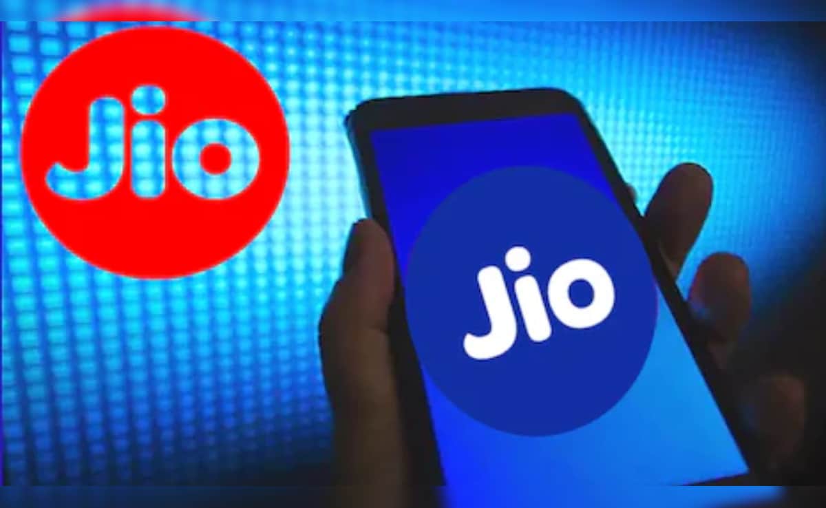 RIL AGM 2026: ফোনে কথা শুনবে, লিখে রাখবে, আপনার হয়ে খাবার অর্ডার করবে, Jio আনল AI কল এজেন্ট