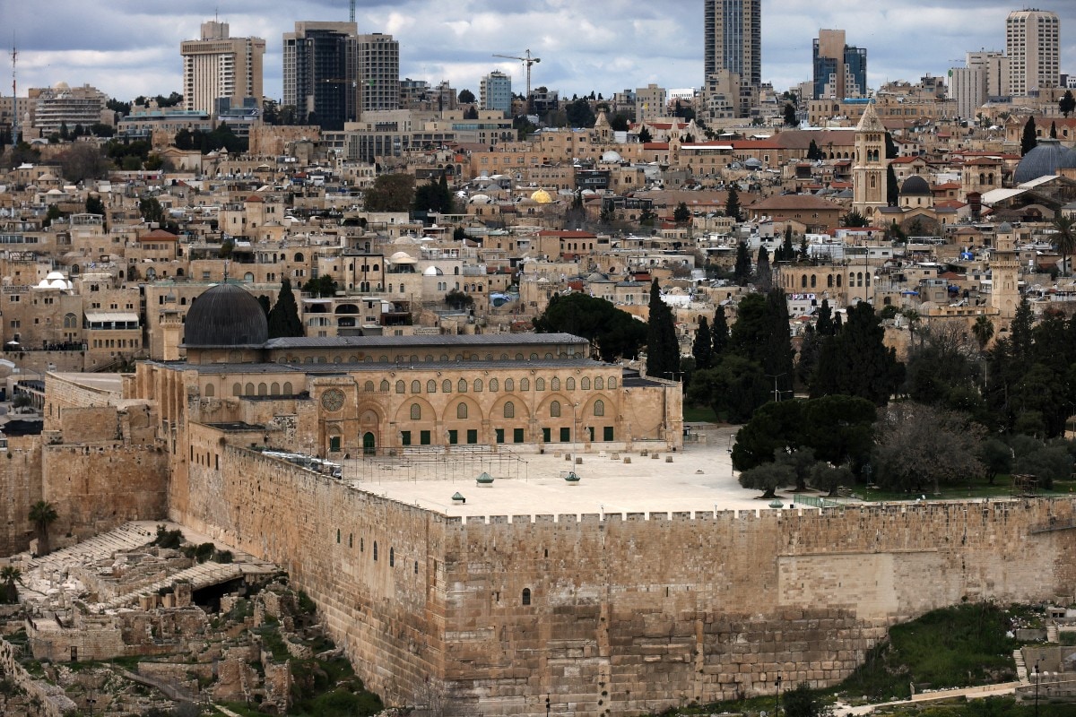 The Aqsa mosque (C) within the Aqsa mosque compound, Islams third-holiest site, is pictured in the old city of Jerusalem after its evacuation on February 28, 2026.