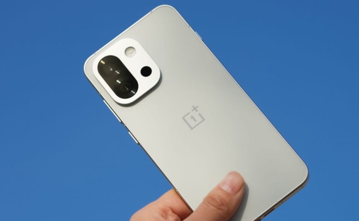 मार्च 2026 में एंट्री करेगा OnePlus 15T, 7500mAh बैटरी और 165Hz डिस्प्ले से मचाएगा तहलका