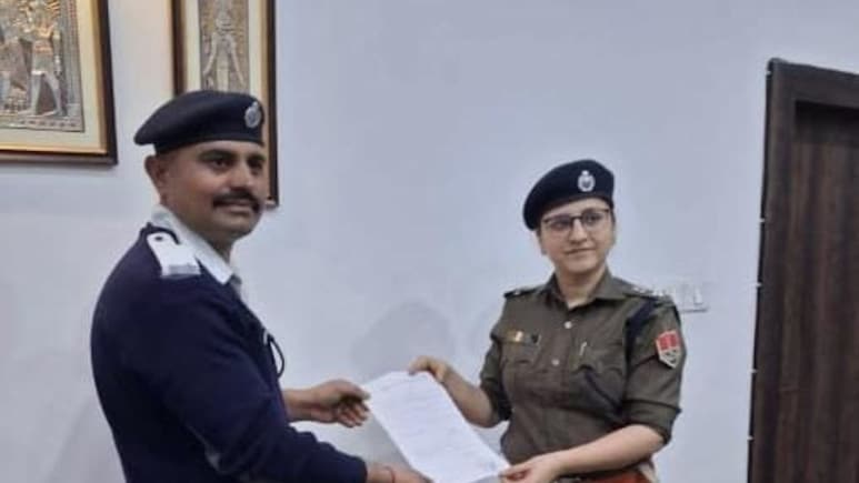 आनासागर झील में छलांग लगाकर कांस्टेबल ने बचाई युवती की जान, अजमेर एसपी ने किया सम्मानित&nbsp;