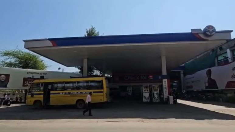 PM मोदी की सभा के लिए नहीं दिया उधार तेल, BJP नेता की बहू के पेट्रोल पंप सह&zwj;ित 2 पर ADM का एक्&zwj;शन&nbsp;