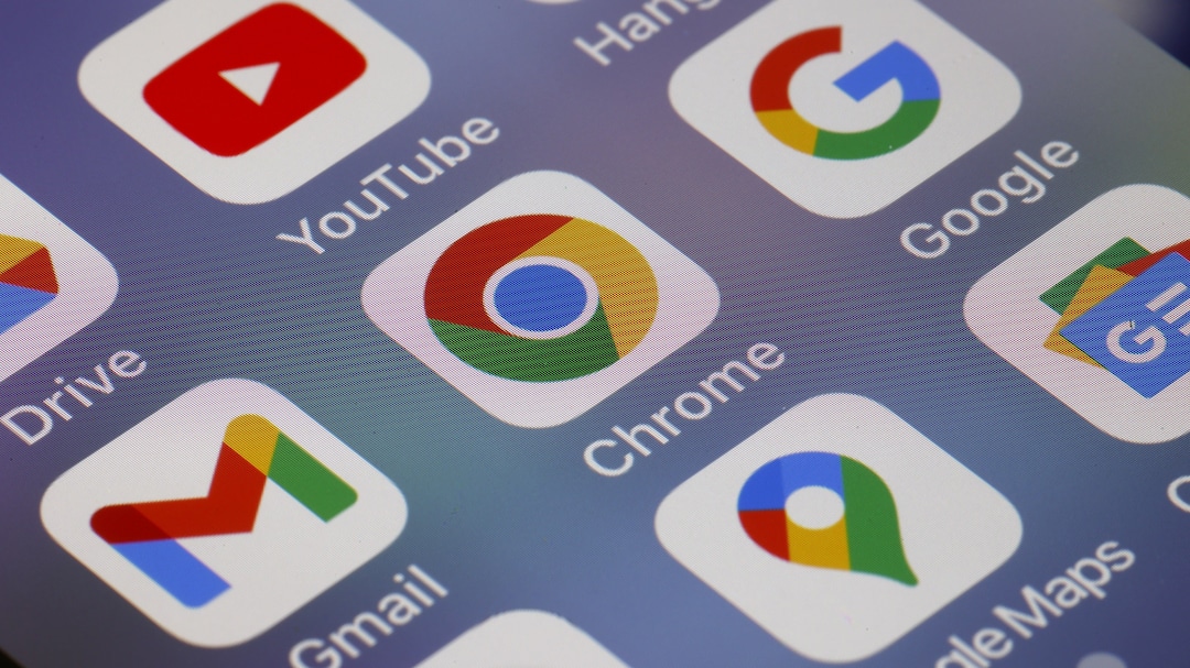 Alphabet Plans Record Spending In Race To Win AI Customers