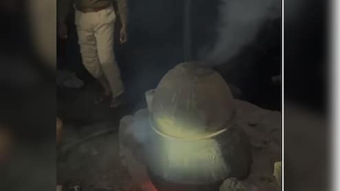 बांसवाड़ा पुलिस ने 60 जवानों के साथ सुबह 5 बजे की घेराबंदी, 150 लीटर देसी शराब जब्त; 20 भट्टियां तोड़ी&nbsp;