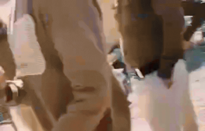 VIDEO: थाने में भिड़ी प्रेमिका और पत्नी! पति पर मारपीट और धोखा देने का आरोप