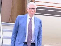 विजयवाड़ा में हवा में चक्कर काटता रहा बिल गेट्स का विमान, जानें पूरा मामला