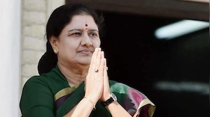 Sasikala Re-Enters Tamil Nadu Battleground, Announces Launch of New Party
