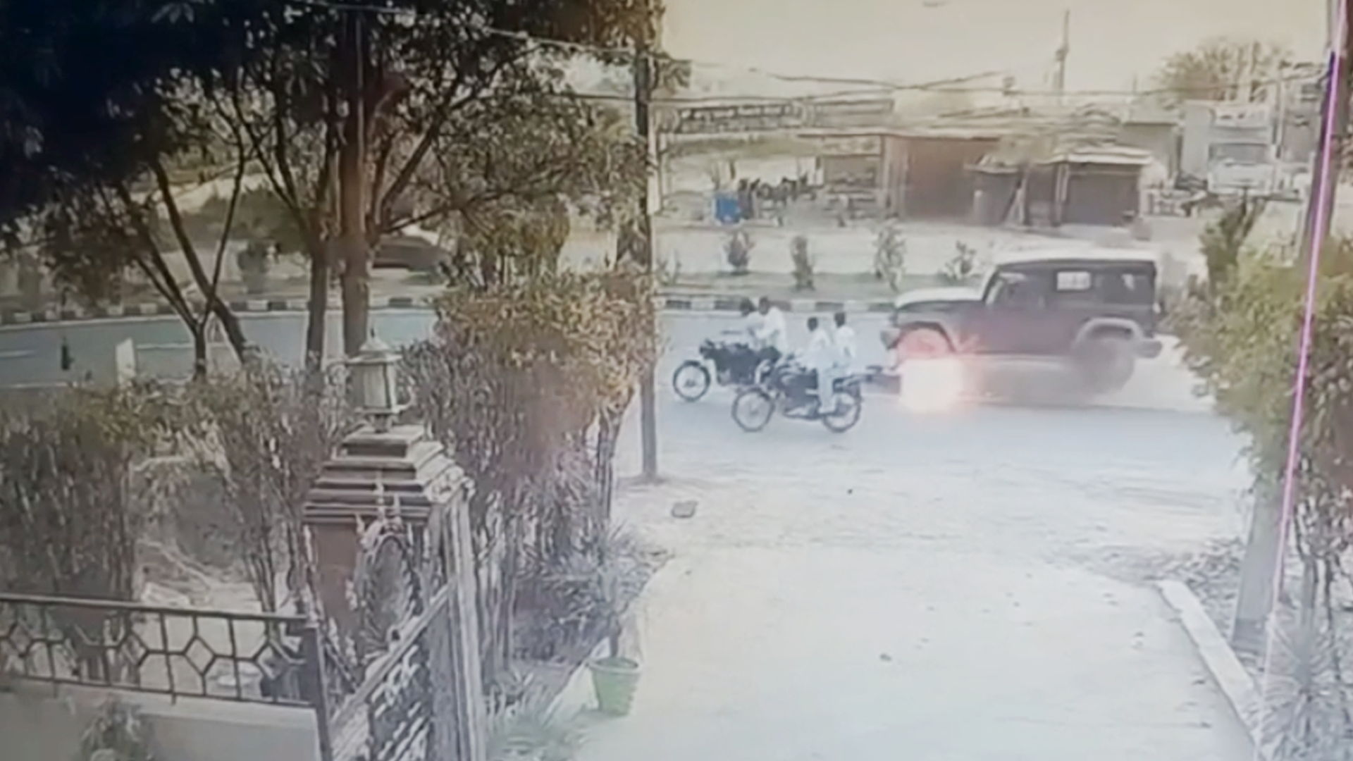 On Camera, Thar Drags Burning Motorcycle For 7 km In Noida Highway Escape