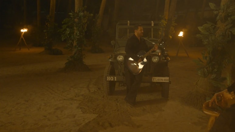 'बैटल ऑफ गलवान' के गाने 'मैं हूं' में सलमान खान ने चलाई है अपनी खुद की 1941 की विंटेज जीप, क्या आपने देखी ?