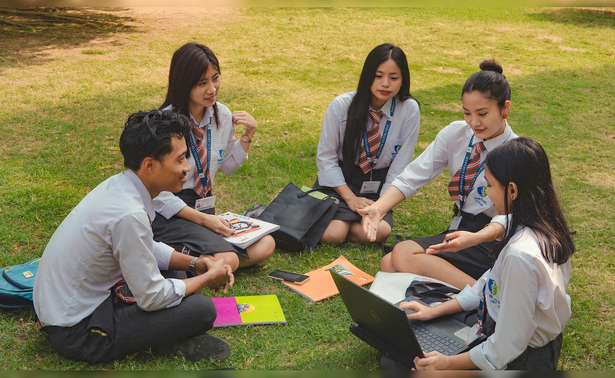 12वीं के टॉपर्स को ही एडमिशन देते हैं दिल्ली के ये बड़े कॉलेज, इतनी जाती है कटऑफ